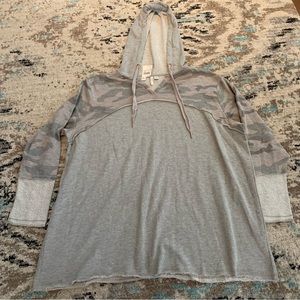 NWOT! Cato Plus SportsWear Army Print ⅓ Sleeve Hooded Sweatshirt!